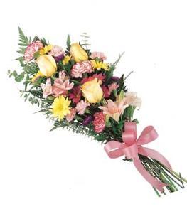 Buy Online Now! Hand Tied Gift Wrap With Roses No Vase