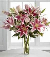 Vase Arrangements - Simple Perfection Stargazer Bouquet - B25-4390 Photo of Simple Perfection Stargazer Bouquet - B25-4390