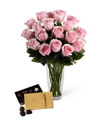 Birthday Floral Arrangements - Rose and Chocolates Bouquet Vased - RGD Photo of Rose and Chocolates Bouquet Vased - RGD