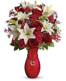 Valentines Day Flowers - Heartstrings Bouquet by Teleflora - 13V100 Photo of Heartstrings Bouquet by Teleflora - 13V100