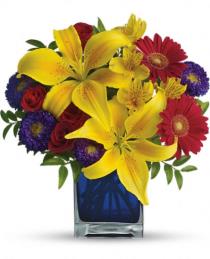 Floral Centerpieces - Teleflora's Blue Caribbean - T05N440 Photo of Teleflora's Blue Caribbean - T05N440