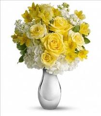 Flowers Mothers Day - Faith Hill - So Pretty Bouquet - T404-2 Photo of Faith Hill - So Pretty Bouquet - T404-2